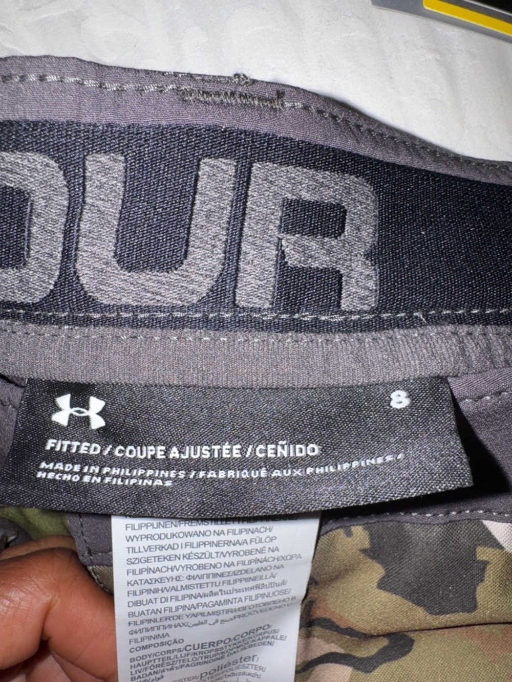 Under Armour Men's Camouflage Cargo Pants with Black Panels sz 8 - Picture 5 of 7
